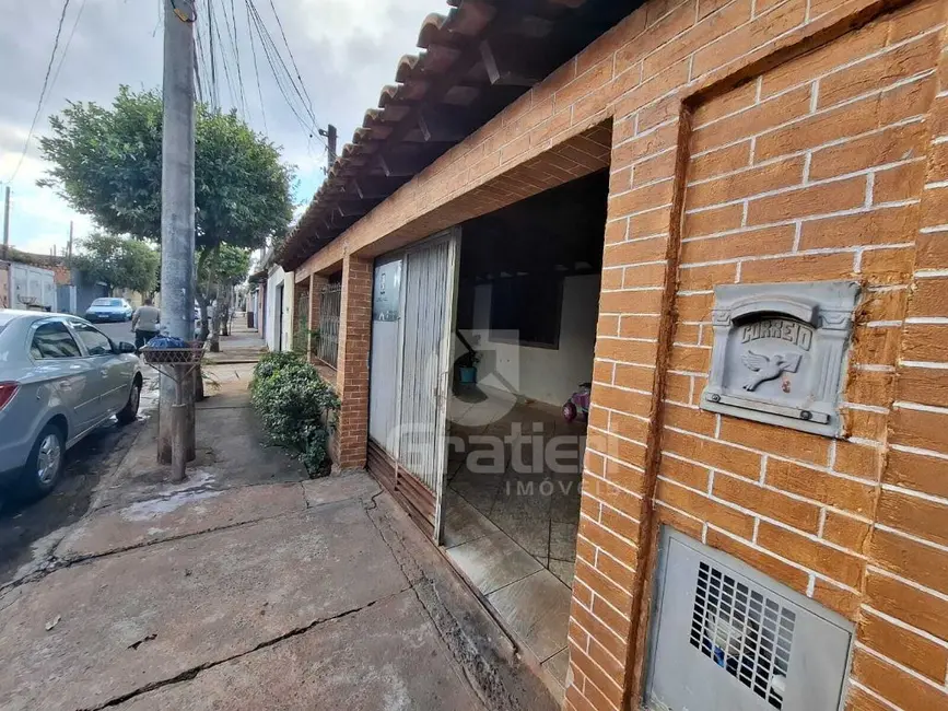 Foto 2 de Casa com 3 quartos à venda, 177m2 em Jardim Maria Luiza, Araraquara - SP