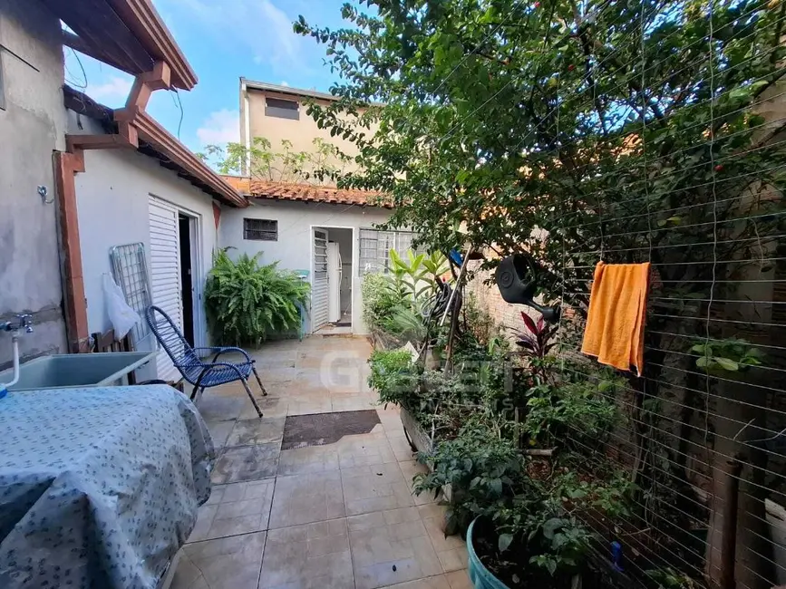 Casa com 3 quartos à venda, 177m2 em Jardim Maria Luiza, Araraquara - SP - imagem 5 Foto 5 de Casa com 3 quartos à venda, 177m2 em Jardim Maria Luiza, Araraquara - SP