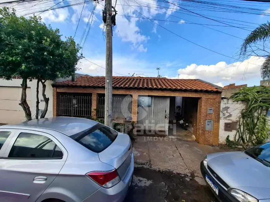 Foto 1 de Casa com 3 quartos à venda, 177m2 em Jardim Maria Luiza, Araraquara - SP