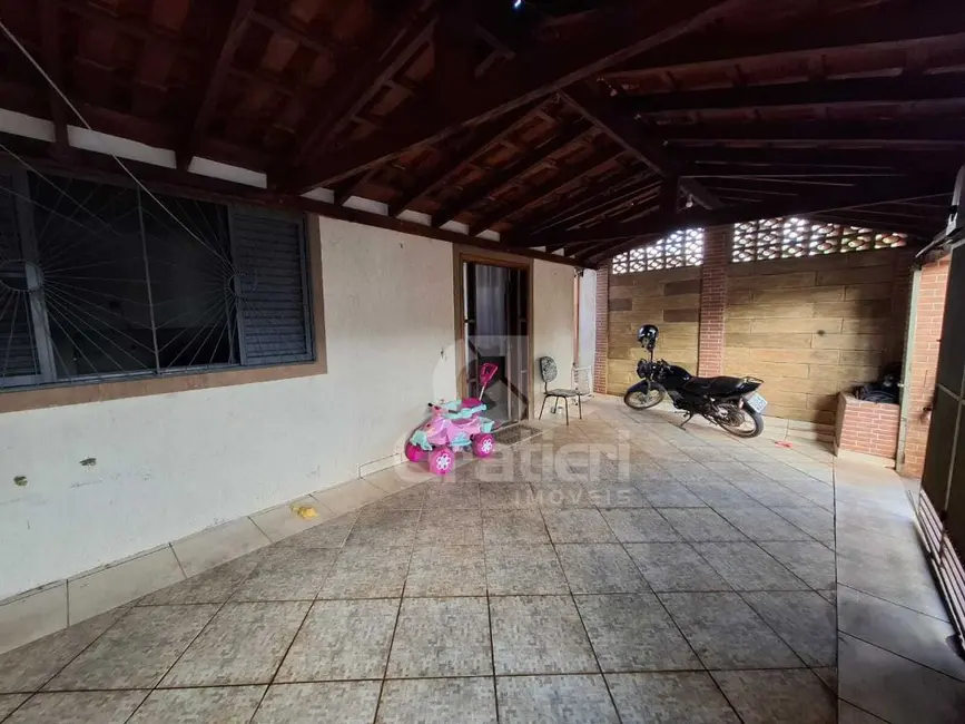 Casa com 3 quartos à venda, 177m2 em Jardim Maria Luiza, Araraquara - SP - imagem 4 Foto 4 de Casa com 3 quartos à venda, 177m2 em Jardim Maria Luiza, Araraquara - SP