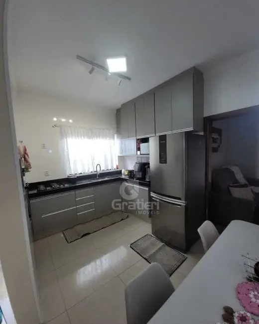 Casa com 2 quartos à venda, 148m2 em Conjunto Habitacional Victório de Santi, Araraquara - SP - imagem 4 Foto 4 de Casa com 2 quartos à venda, 148m2 em Conjunto Habitacional Victório de Santi, Araraquara - SP