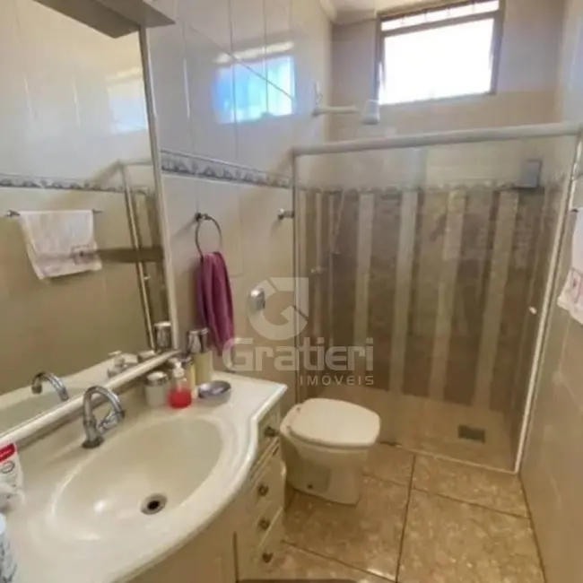 Casa com 4 quartos à venda, 210m2 em Jardim Arangá, Araraquara - SP - imagem 6 Foto 6 de Casa com 4 quartos à venda, 210m2 em Jardim Arangá, Araraquara - SP