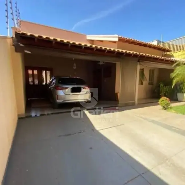 Foto 1 de Casa com 4 quartos à venda, 210m2 em Jardim Arangá, Araraquara - SP