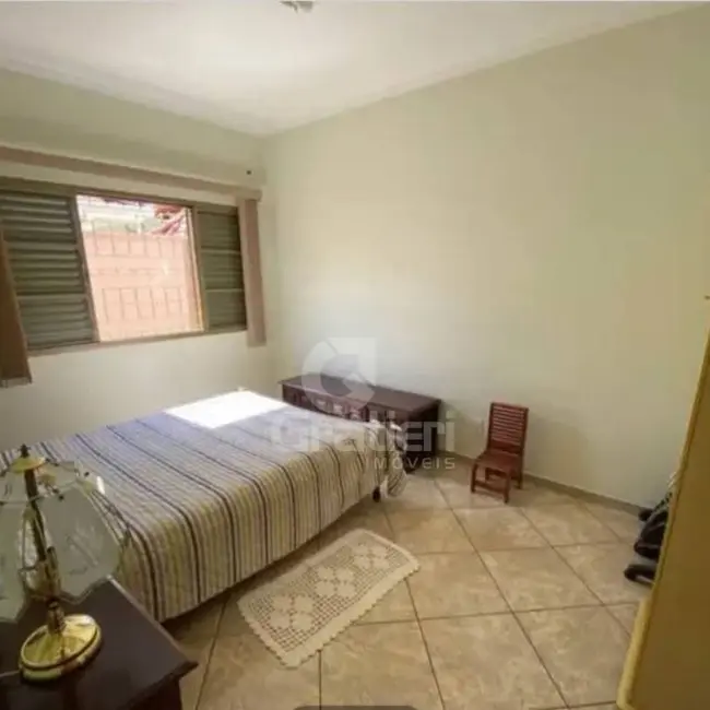 Casa com 4 quartos à venda, 210m2 em Jardim Arangá, Araraquara - SP - imagem 8 Foto 8 de Casa com 4 quartos à venda, 210m2 em Jardim Arangá, Araraquara - SP