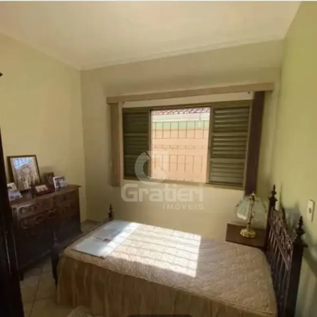 Casa com 4 quartos à venda, 210m2 em Jardim Arangá, Araraquara - SP - imagem 5 Foto 5 de Casa com 4 quartos à venda, 210m2 em Jardim Arangá, Araraquara - SP