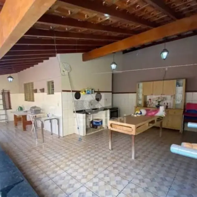 Casa com 4 quartos à venda, 210m2 em Jardim Arangá, Araraquara - SP - imagem 4 Foto 4 de Casa com 4 quartos à venda, 210m2 em Jardim Arangá, Araraquara - SP