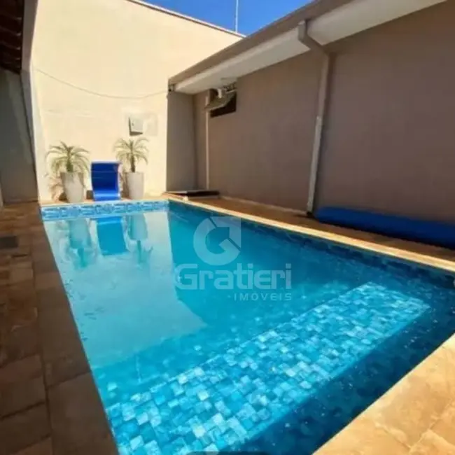 Casa com 4 quartos à venda, 210m2 em Jardim Arangá, Araraquara - SP - imagem 3 Foto 3 de Casa com 4 quartos à venda, 210m2 em Jardim Arangá, Araraquara - SP