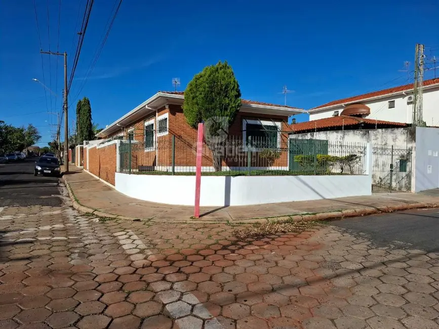 Casa com 3 quartos à venda, 208m2 em Vila José Bonifácio, Araraquara - SP - imagem 5 Foto 5 de Casa com 3 quartos à venda, 208m2 em Vila José Bonifácio, Araraquara - SP