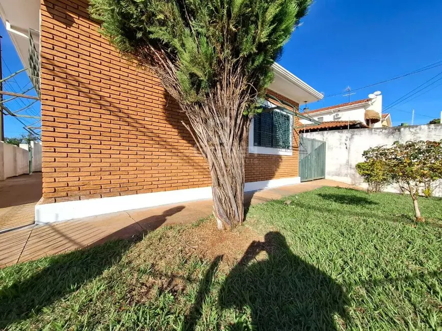Casa com 3 quartos à venda, 208m2 em Vila José Bonifácio, Araraquara - SP - imagem 4 Foto 4 de Casa com 3 quartos à venda, 208m2 em Vila José Bonifácio, Araraquara - SP