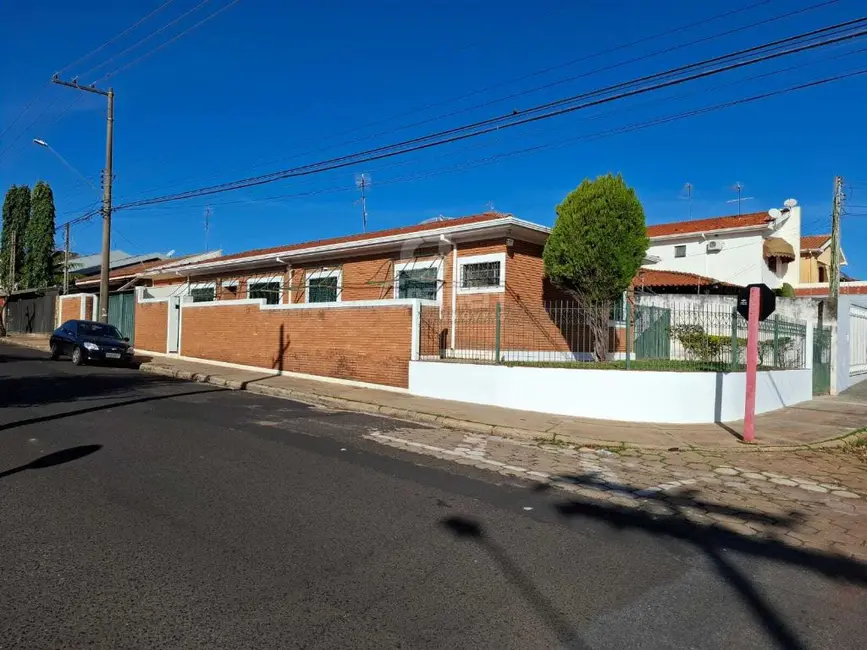 Casa com 3 quartos à venda, 208m2 em Vila José Bonifácio, Araraquara - SP - imagem 3 Foto 3 de Casa com 3 quartos à venda, 208m2 em Vila José Bonifácio, Araraquara - SP