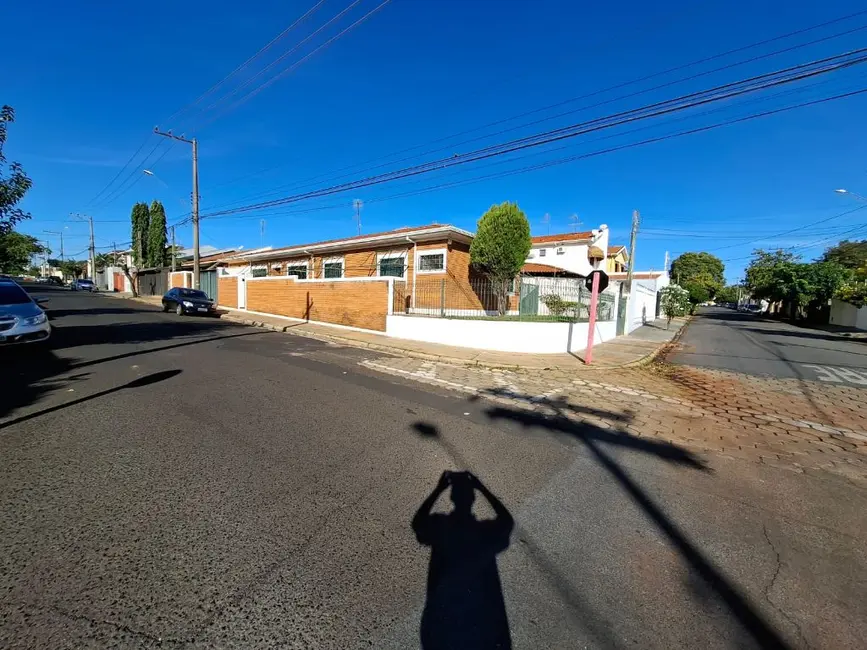 Casa com 3 quartos à venda, 208m2 em Vila José Bonifácio, Araraquara - SP - imagem 2 Foto 2 de Casa com 3 quartos à venda, 208m2 em Vila José Bonifácio, Araraquara - SP