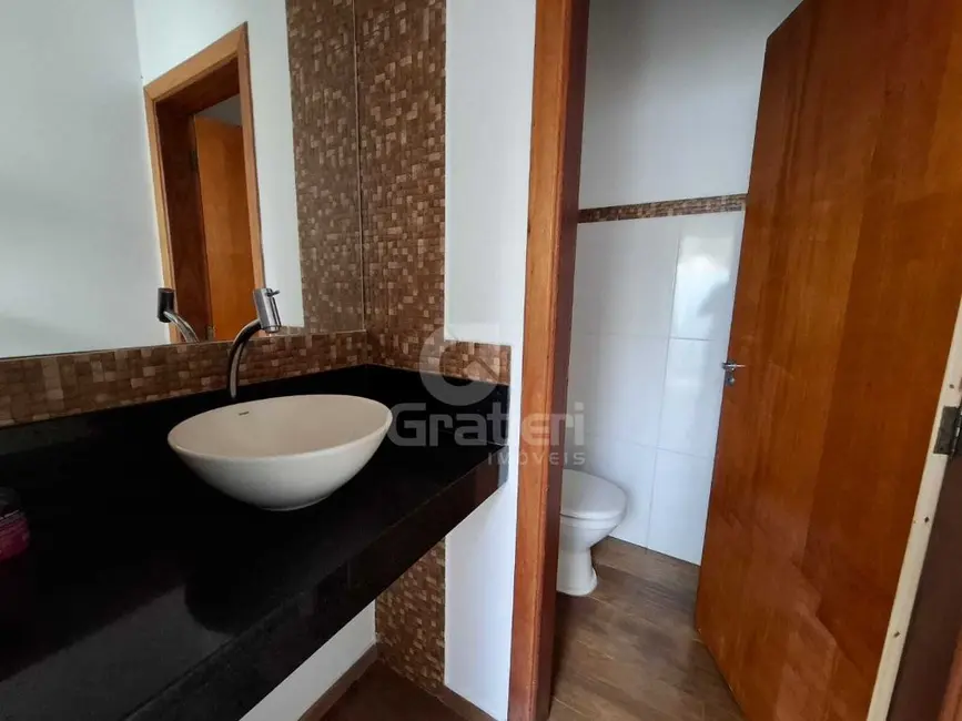 Casa com 3 quartos à venda, 225m2 em Jardim Almeida, Araraquara - SP - imagem 7 Foto 7 de Casa com 3 quartos à venda, 225m2 em Jardim Almeida, Araraquara - SP