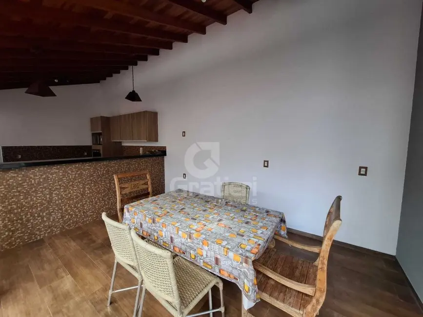 Casa com 3 quartos à venda, 225m2 em Jardim Almeida, Araraquara - SP - imagem 8 Foto 8 de Casa com 3 quartos à venda, 225m2 em Jardim Almeida, Araraquara - SP