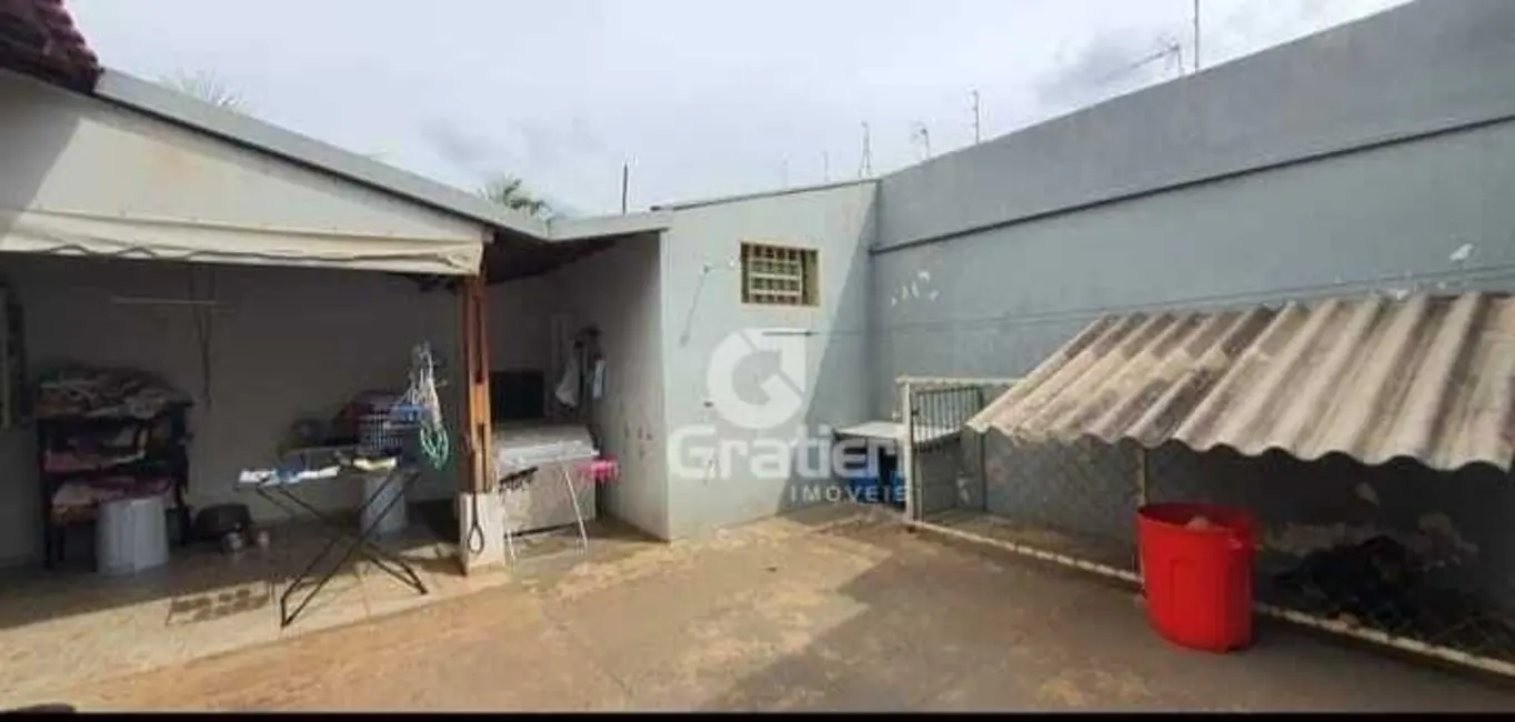 Casa com 2 quartos à venda em Parque Igaçaba, Araraquara - SP - imagem 5 Foto 5 de Casa com 2 quartos à venda em Parque Igaçaba, Araraquara - SP