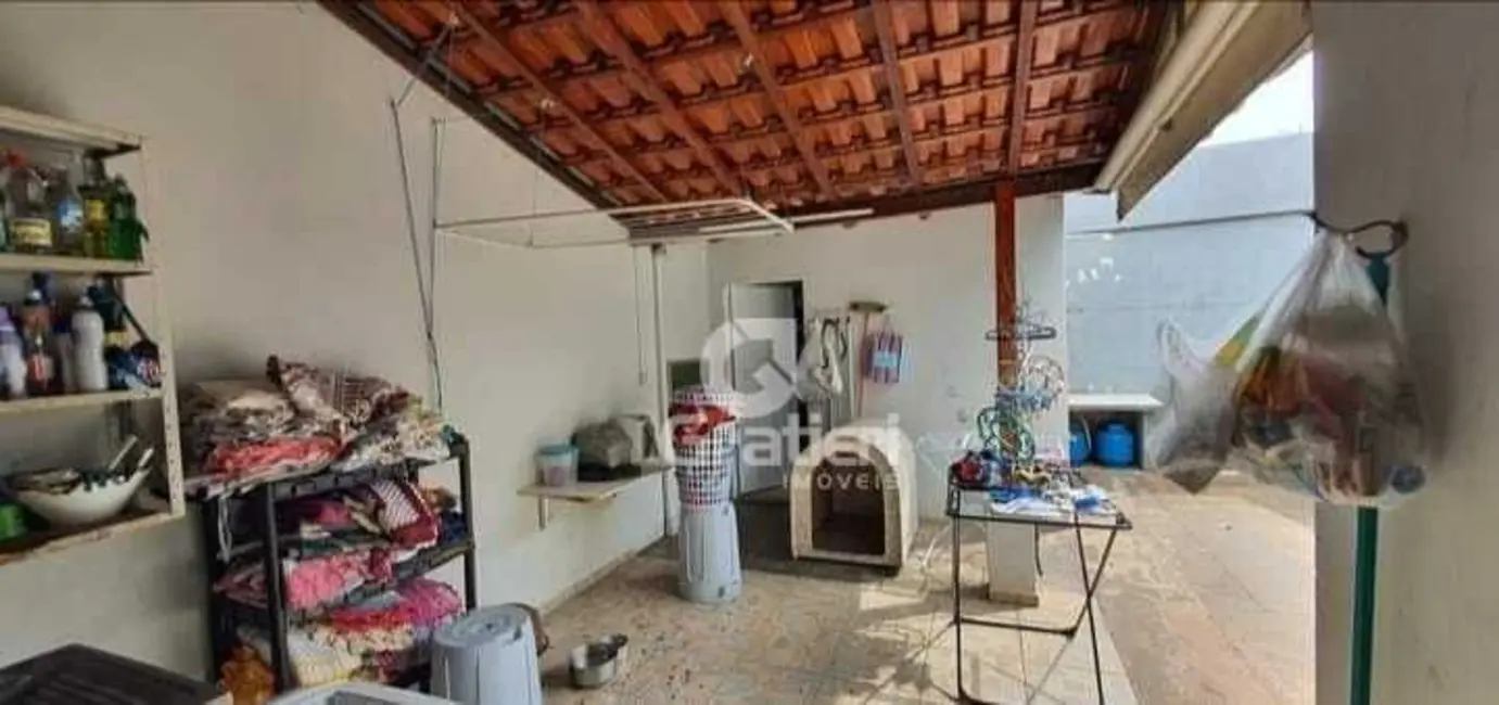 Casa com 2 quartos à venda em Parque Igaçaba, Araraquara - SP - imagem 6 Foto 6 de Casa com 2 quartos à venda em Parque Igaçaba, Araraquara - SP