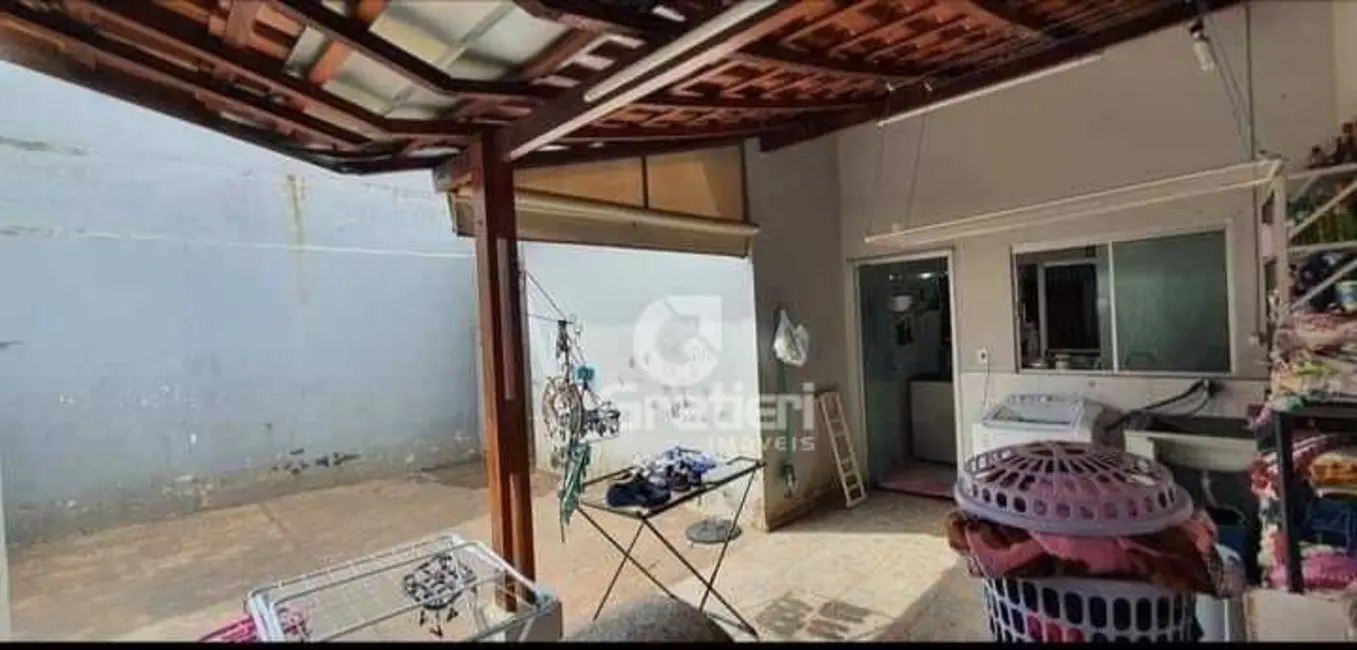 Casa com 2 quartos à venda em Parque Igaçaba, Araraquara - SP - imagem 7 Foto 7 de Casa com 2 quartos à venda em Parque Igaçaba, Araraquara - SP