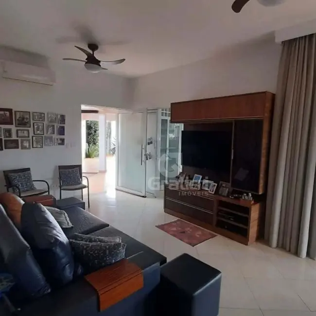 Casa com 3 quartos à venda, 330m2 em Vila Harmonia, Araraquara - SP - imagem 7 Foto 7 de Casa com 3 quartos à venda, 330m2 em Vila Harmonia, Araraquara - SP