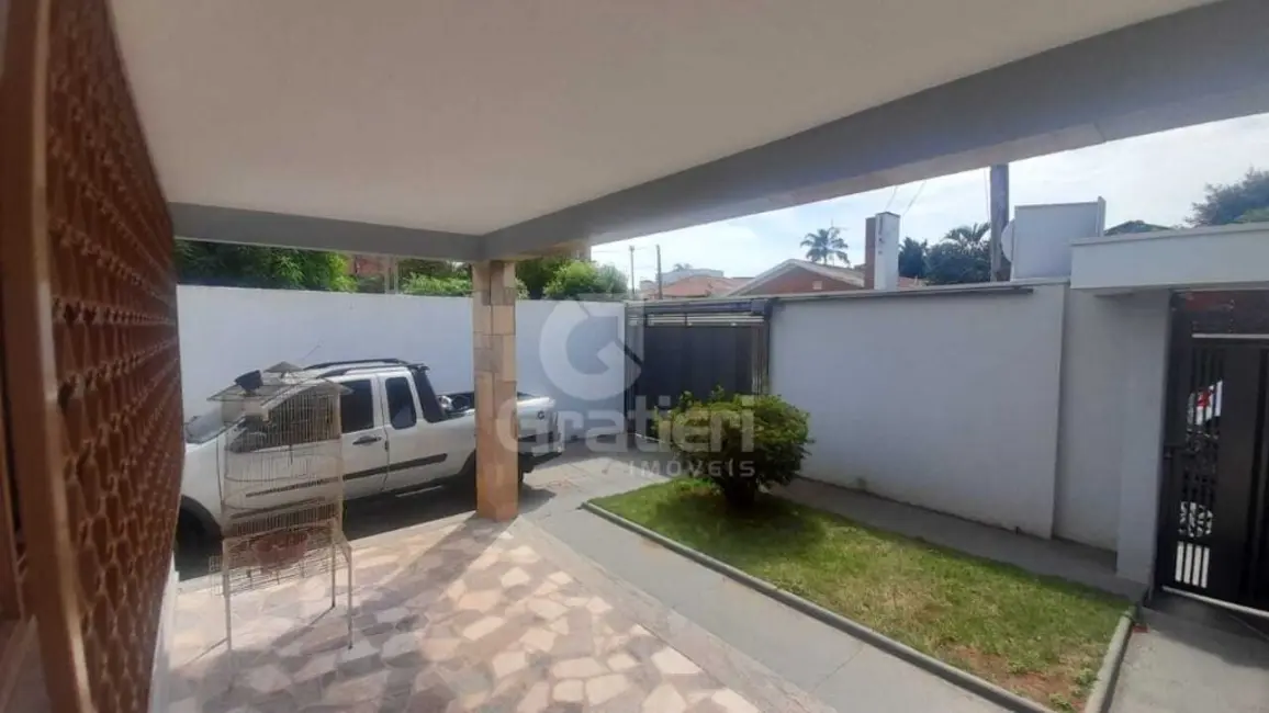 Casa com 3 quartos à venda, 237m2 em Centro, Araraquara - SP - imagem 4 Foto 4 de Casa com 3 quartos à venda, 237m2 em Centro, Araraquara - SP