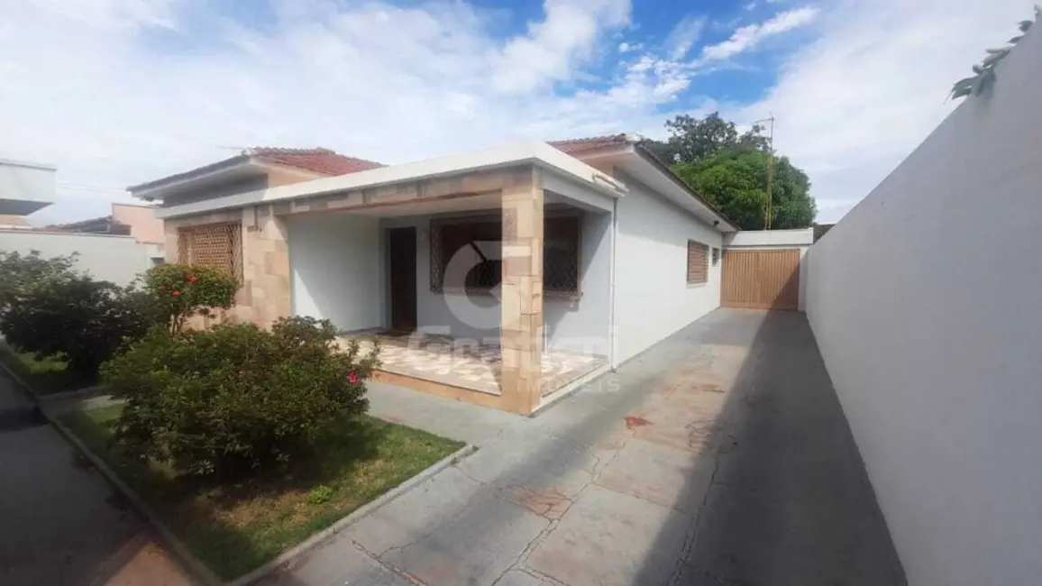 Foto 1 de Casa com 3 quartos à venda, 237m2 em Centro, Araraquara - SP