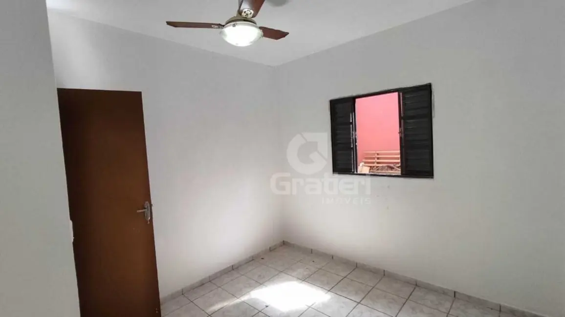 Casa com 3 quartos para alugar, 202m2 em Jardim Gardênias, Araraquara - SP - imagem 5 Foto 5 de Casa com 3 quartos para alugar, 202m2 em Jardim Gardênias, Araraquara - SP