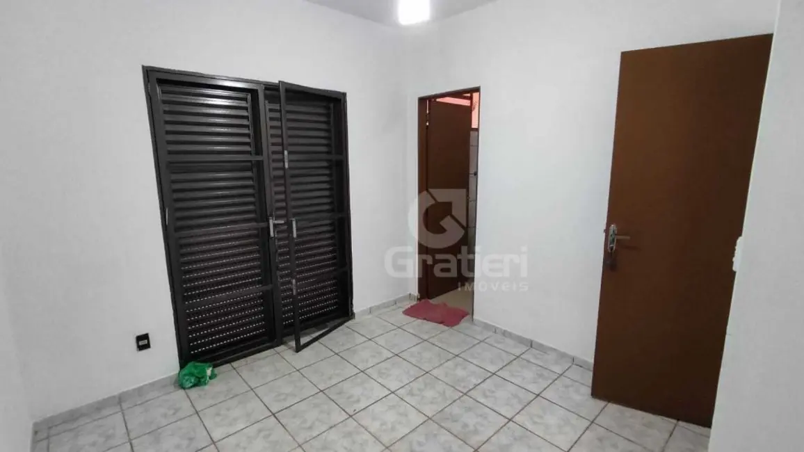 Casa com 3 quartos para alugar, 202m2 em Jardim Gardênias, Araraquara - SP - imagem 3 Foto 3 de Casa com 3 quartos para alugar, 202m2 em Jardim Gardênias, Araraquara - SP