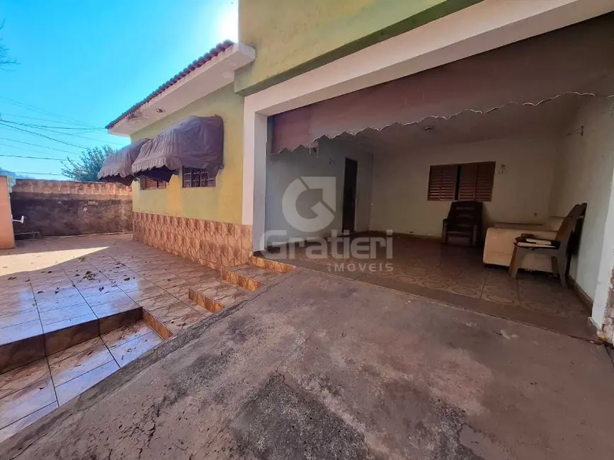 Foto 2 de Casa com 3 quartos à venda, 201m2 em Jardim Tamoio, Araraquara - SP