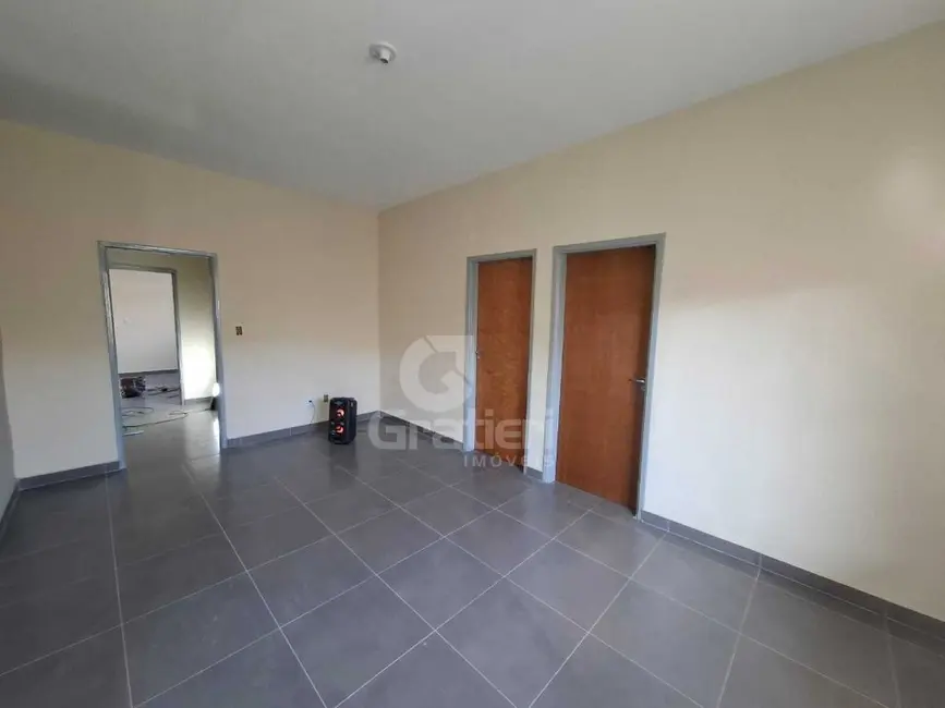 Casa com 2 quartos à venda, 214m2 em Vila Xavier (Vila Xavier), Araraquara - SP - imagem 3 Foto 3 de Casa com 2 quartos à venda, 214m2 em Vila Xavier (Vila Xavier), Araraquara - SP