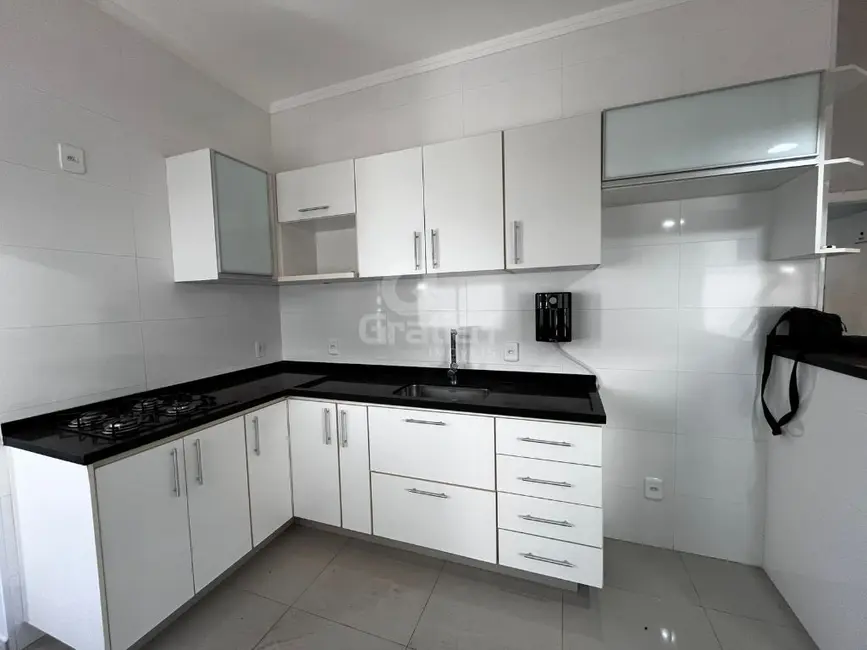 Casa de Condomínio com 3 quartos à venda, 192m2 em Parque Residencial Damha, Araraquara - SP - imagem 9 Foto 9 de Casa de Condomínio com 3 quartos à venda, 192m2 em Parque Residencial Damha, Araraquara - SP