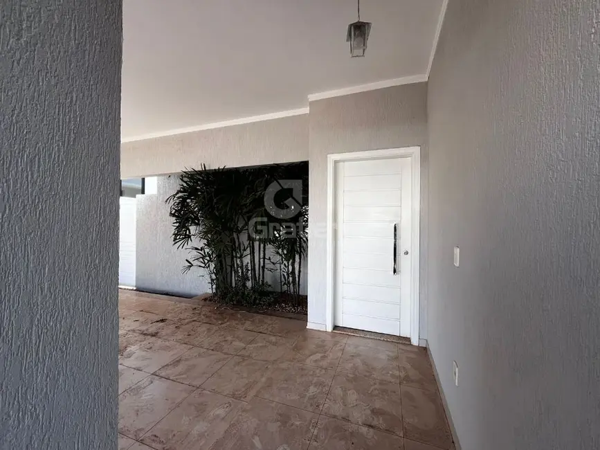 Casa de Condomínio com 3 quartos à venda, 192m2 em Parque Residencial Damha, Araraquara - SP - imagem 5 Foto 5 de Casa de Condomínio com 3 quartos à venda, 192m2 em Parque Residencial Damha, Araraquara - SP