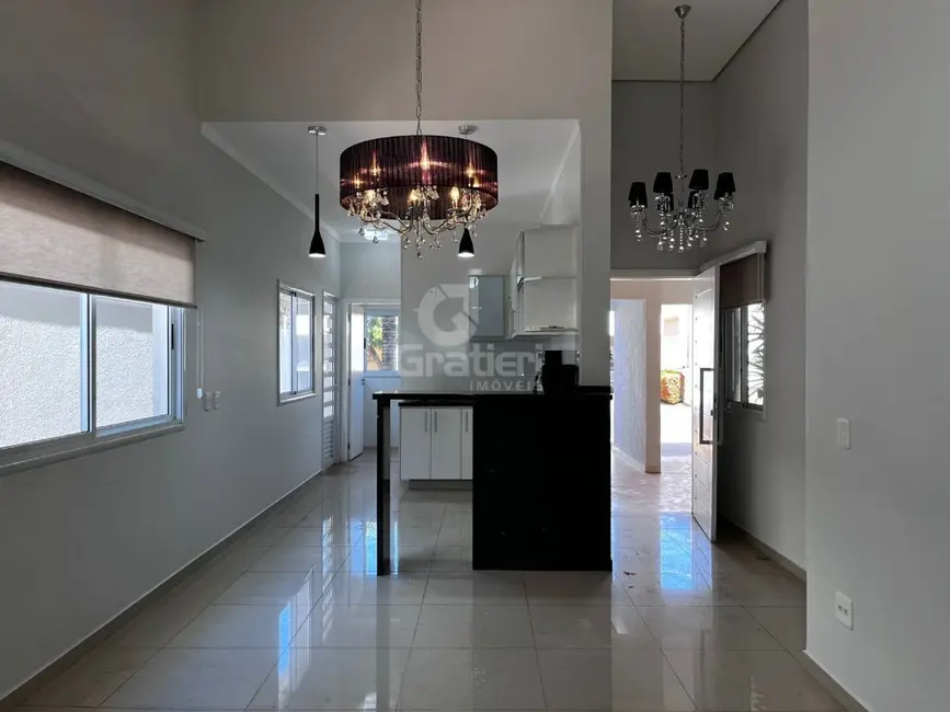 Casa de Condomínio com 3 quartos à venda, 192m2 em Parque Residencial Damha, Araraquara - SP - imagem 6 Foto 6 de Casa de Condomínio com 3 quartos à venda, 192m2 em Parque Residencial Damha, Araraquara - SP