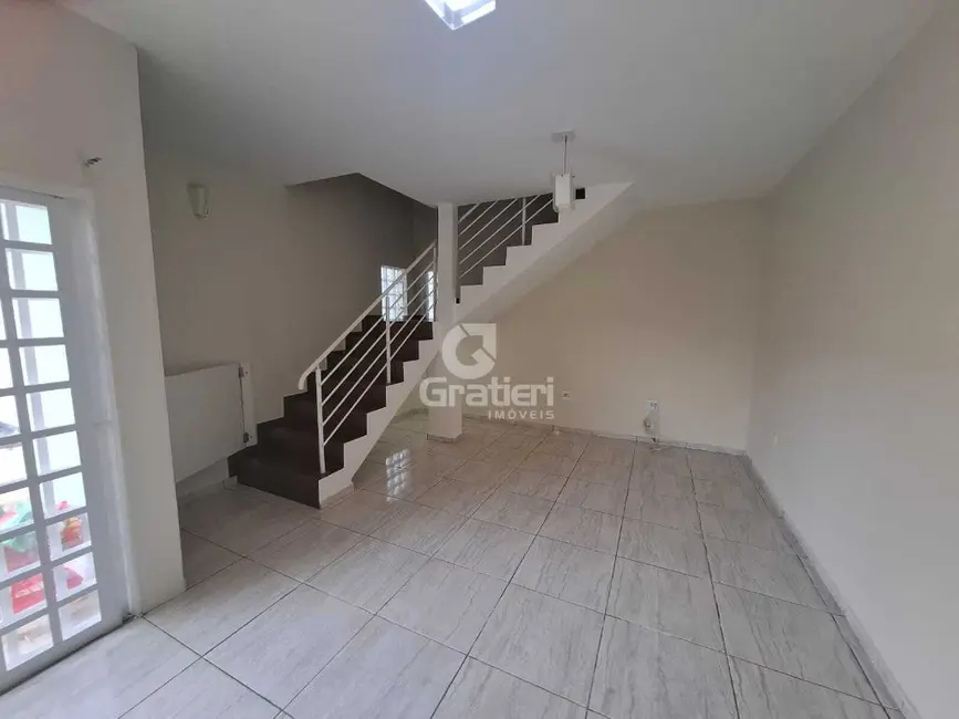 Sobrado com 3 quartos para alugar, 149m2 em Vila Melhado, Araraquara - SP - imagem 5 Foto 5 de Sobrado com 3 quartos para alugar, 149m2 em Vila Melhado, Araraquara - SP