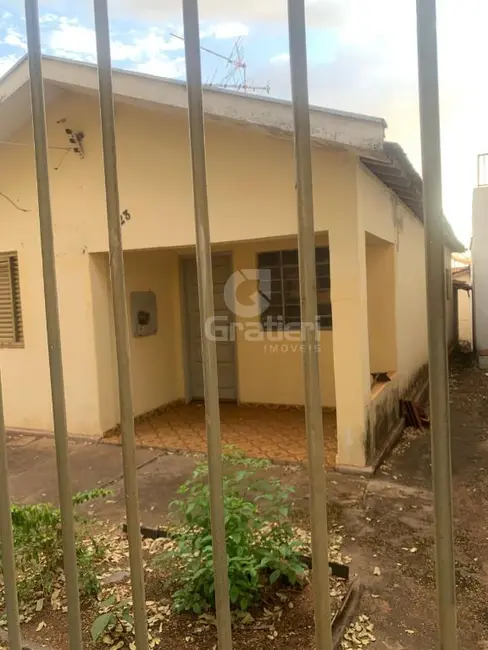 Casa com 3 quartos à venda, 107m2 em Jardim Domingos Sávio, Araraquara - SP - imagem 4 Foto 4 de Casa com 3 quartos à venda, 107m2 em Jardim Domingos Sávio, Araraquara - SP