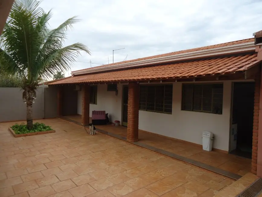 Casa com 3 quartos à venda, 222m2 em Vila Harmonia, Araraquara - SP - imagem 6 Foto 6 de Casa com 3 quartos à venda, 222m2 em Vila Harmonia, Araraquara - SP