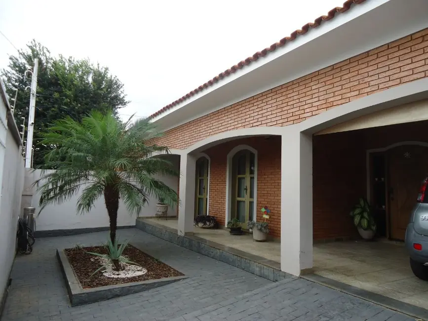 Foto 1 de Casa com 3 quartos à venda, 222m2 em Vila Harmonia, Araraquara - SP