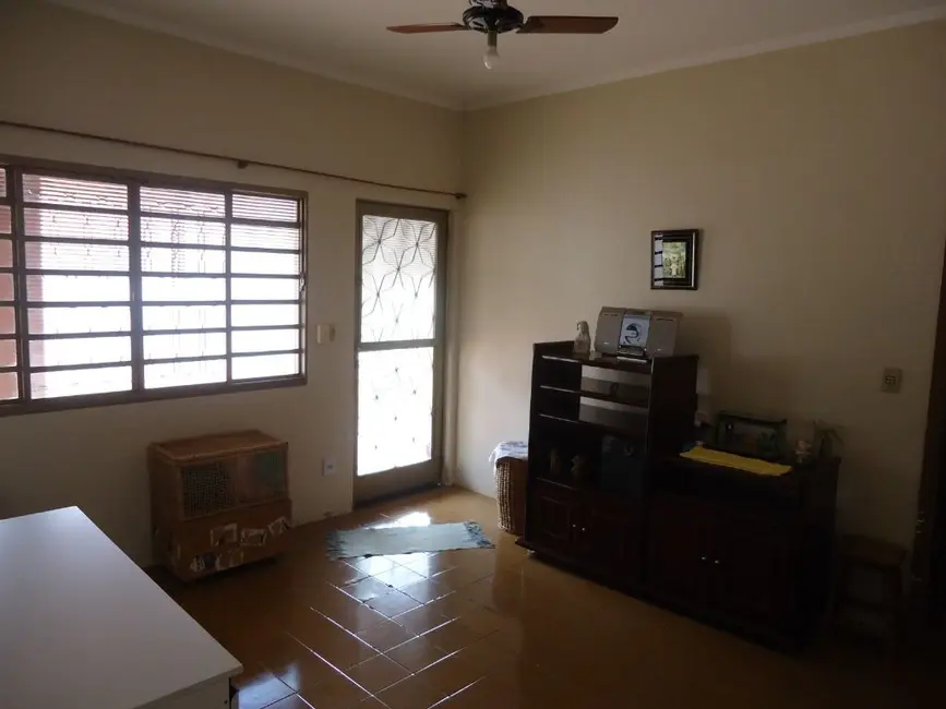 Casa com 3 quartos à venda, 222m2 em Vila Harmonia, Araraquara - SP - imagem 8 Foto 8 de Casa com 3 quartos à venda, 222m2 em Vila Harmonia, Araraquara - SP