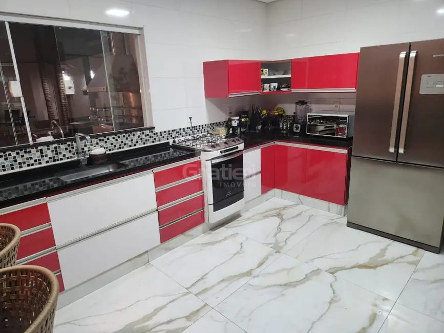 Casa de Condomínio com 3 quartos para alugar, 240m2 em Parque Residencial Damha, Araraquara - SP - imagem 7 Foto 7 de Casa de Condomínio com 3 quartos para alugar, 240m2 em Parque Residencial Damha, Araraquara - SP