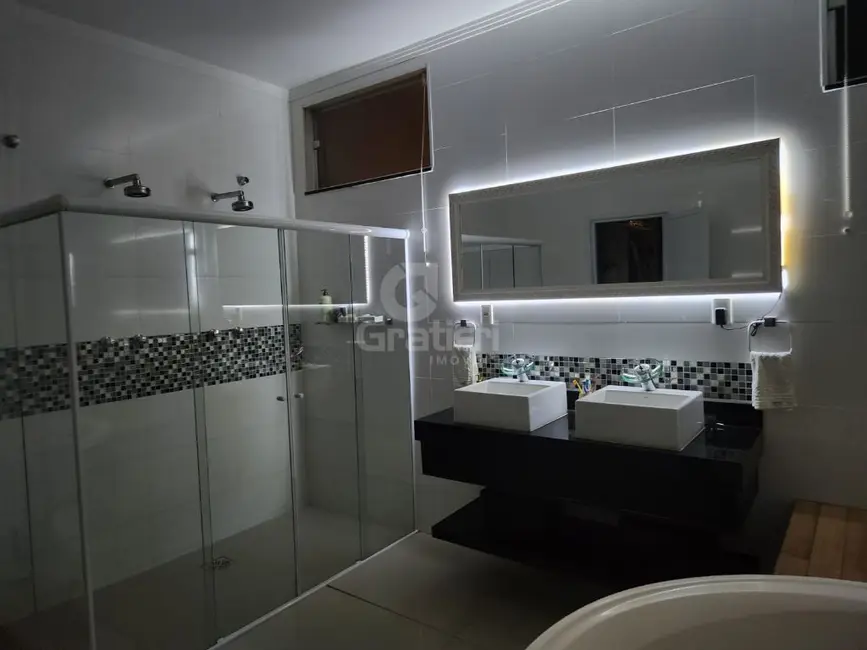 Casa de Condomínio com 3 quartos para alugar, 240m2 em Parque Residencial Damha, Araraquara - SP - imagem 4 Foto 4 de Casa de Condomínio com 3 quartos para alugar, 240m2 em Parque Residencial Damha, Araraquara - SP