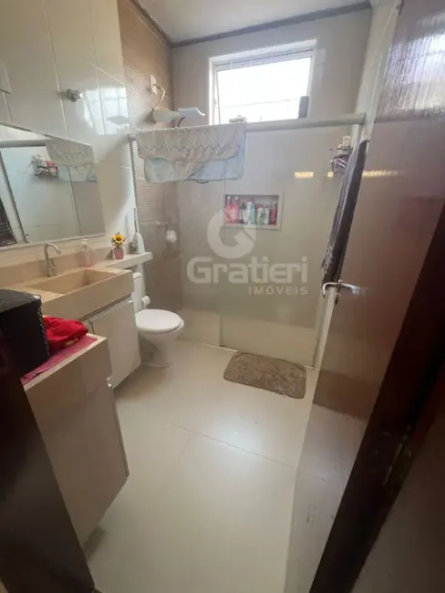 Casa com 2 quartos à venda, 51m2 em Jardim Boa Vista, Araraquara - SP - imagem 3 Foto 3 de Casa com 2 quartos à venda, 51m2 em Jardim Boa Vista, Araraquara - SP