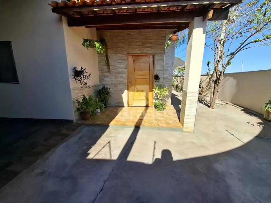 Casa com 3 quartos à venda, 125m2 em Jardim Portugal, Araraquara - SP - imagem 6 Foto 6 de Casa com 3 quartos à venda, 125m2 em Jardim Portugal, Araraquara - SP