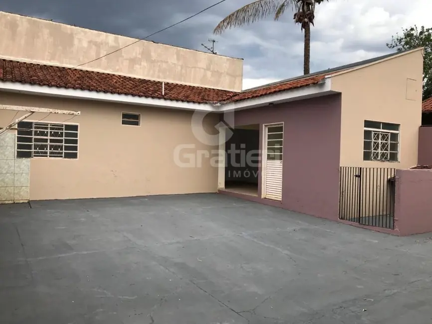 Casa com 2 quartos à venda, 119m2 em Jardim Roberto Selmi Dei, Araraquara - SP - imagem 4 Foto 4 de Casa com 2 quartos à venda, 119m2 em Jardim Roberto Selmi Dei, Araraquara - SP