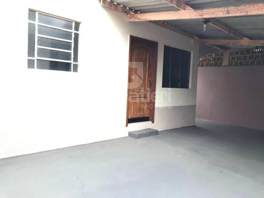 Casa com 2 quartos à venda, 119m2 em Jardim Roberto Selmi Dei, Araraquara - SP - imagem 3 Foto 3 de Casa com 2 quartos à venda, 119m2 em Jardim Roberto Selmi Dei, Araraquara - SP