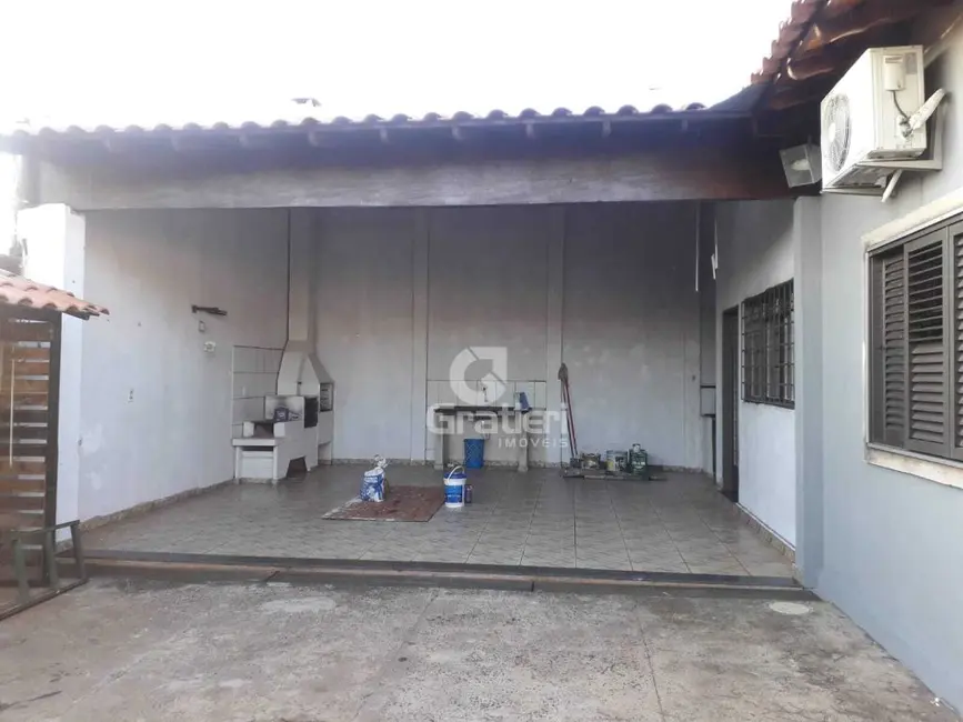 Casa com 2 quartos à venda, 173m2 em Jardim das Flores, Araraquara - SP - imagem 2 Foto 2 de Casa com 2 quartos à venda, 173m2 em Jardim das Flores, Araraquara - SP