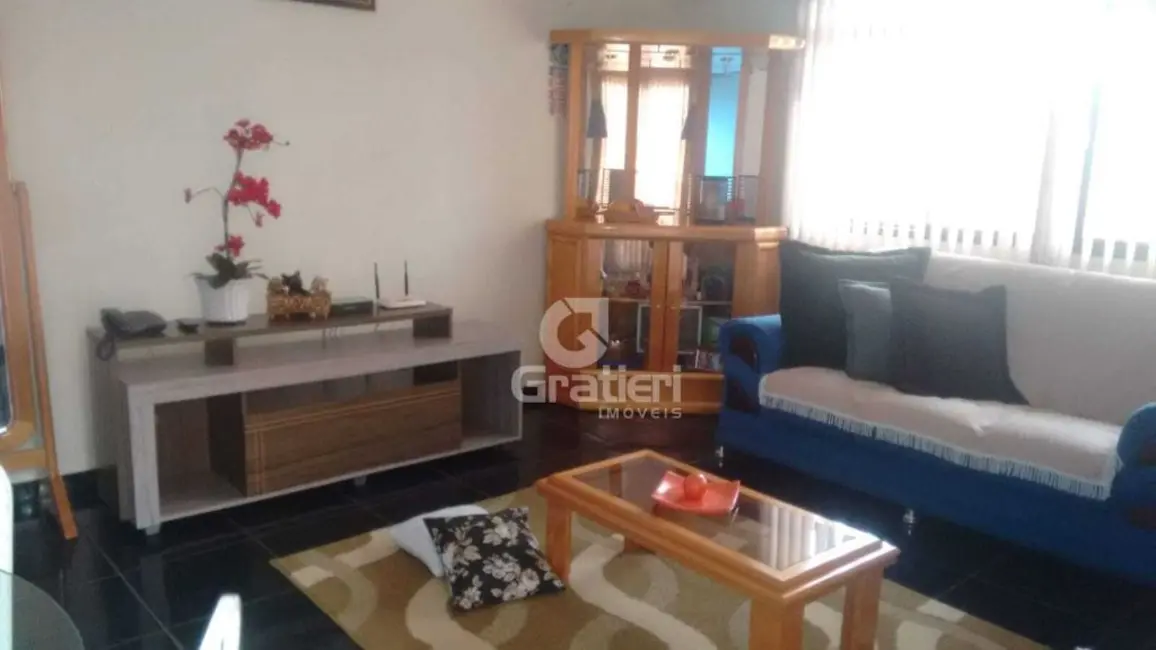 Casa com 2 quartos à venda, 173m2 em Jardim das Flores, Araraquara - SP - imagem 8 Foto 8 de Casa com 2 quartos à venda, 173m2 em Jardim das Flores, Araraquara - SP