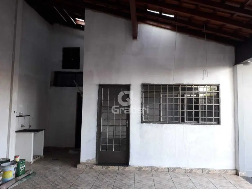 Casa com 2 quartos à venda, 173m2 em Jardim das Flores, Araraquara - SP - imagem 4 Foto 4 de Casa com 2 quartos à venda, 173m2 em Jardim das Flores, Araraquara - SP