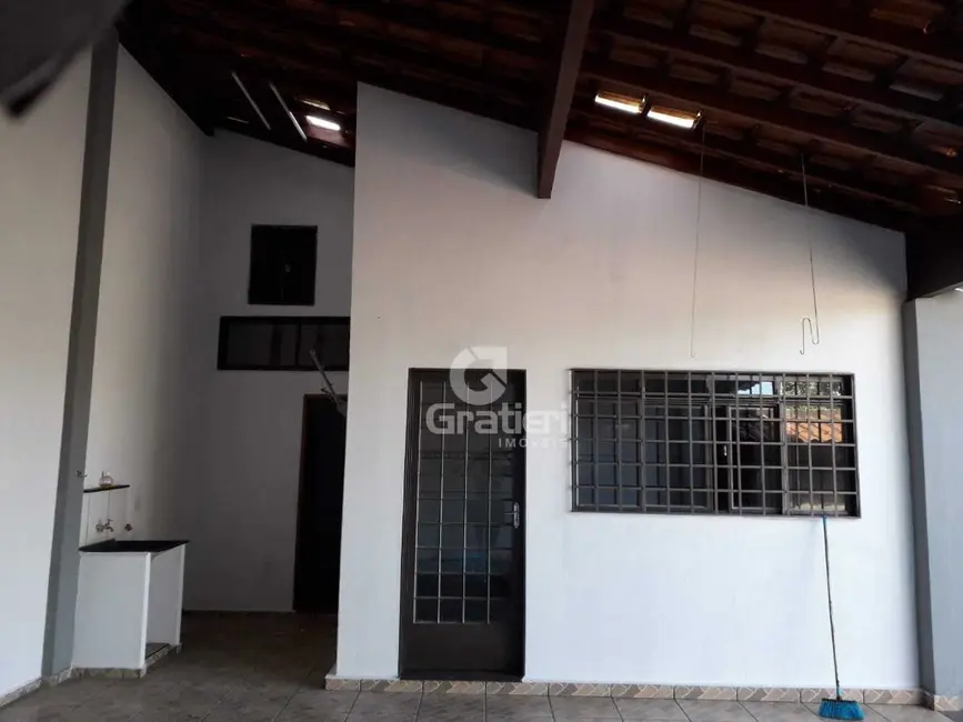 Casa com 2 quartos à venda, 173m2 em Jardim das Flores, Araraquara - SP - imagem 3 Foto 3 de Casa com 2 quartos à venda, 173m2 em Jardim das Flores, Araraquara - SP