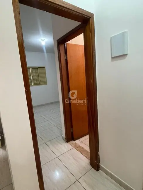 Casa com 2 quartos à venda, 100m2 em Jardim Victório Antônio de Santi II, Araraquara - SP - imagem 3 Foto 3 de Casa com 2 quartos à venda, 100m2 em Jardim Victório Antônio de Santi II, Araraquara - SP