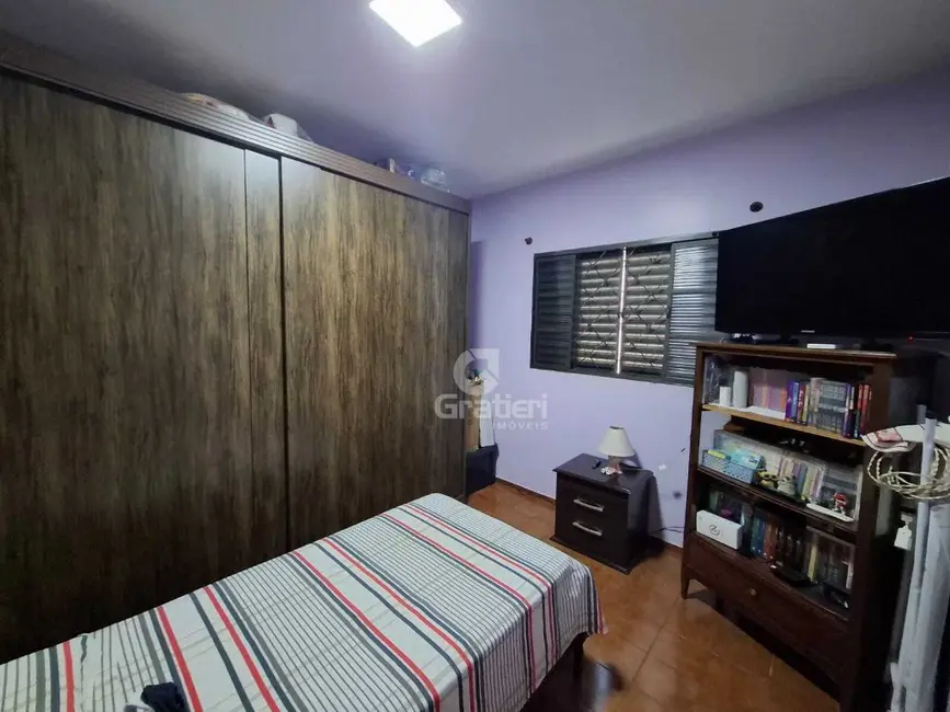 Casa com 2 quartos à venda, 150m2 em Jardim Tabapuã (Vila Xavier), Araraquara - SP - imagem 5 Foto 5 de Casa com 2 quartos à venda, 150m2 em Jardim Tabapuã (Vila Xavier), Araraquara - SP