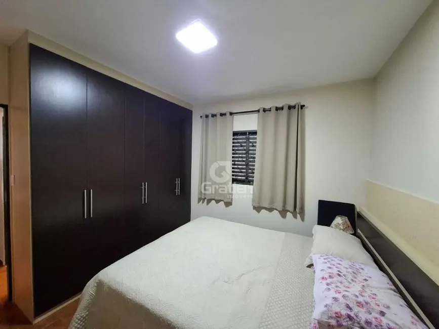 Casa com 2 quartos à venda, 150m2 em Jardim Tabapuã (Vila Xavier), Araraquara - SP - imagem 8 Foto 8 de Casa com 2 quartos à venda, 150m2 em Jardim Tabapuã (Vila Xavier), Araraquara - SP