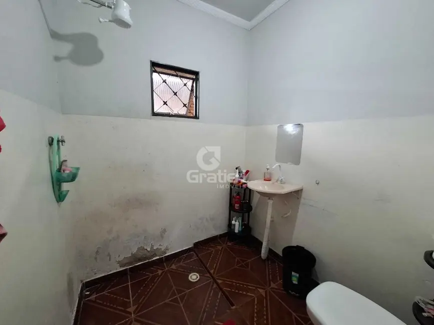 Casa com 2 quartos à venda, 79m2 em Jardim Portugal, Araraquara - SP - imagem 3 Foto 3 de Casa com 2 quartos à venda, 79m2 em Jardim Portugal, Araraquara - SP