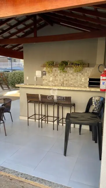 Foto 3 de Apartamento com 2 quartos para alugar, 50m2 em Jardim Marivan, Araraquara - SP